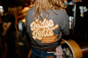 Leidse Logo logo op de rug